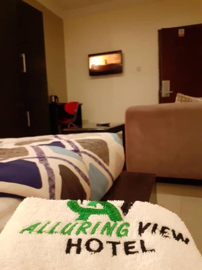 Alluring View Hotel - Toyin Sreet อีเคจา ภายนอก รูปภาพ